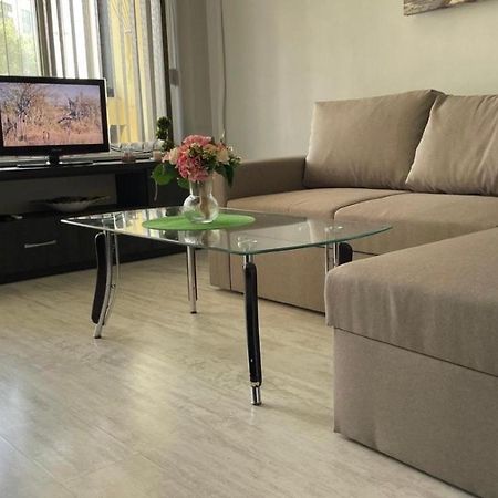 Апартаменти Lotos Apartament Burgas Екстер'єр фото